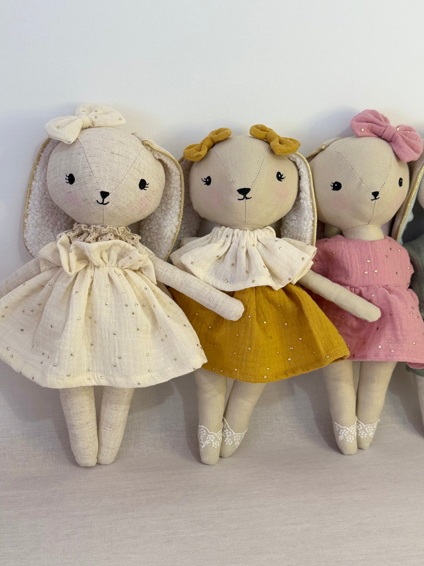 Lapine Luna-Robe et collerette en double gaze à pois dorés